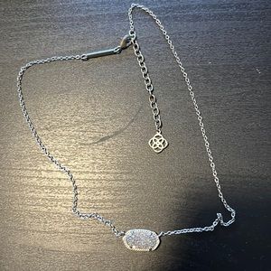 KENDRA SCOTT PENDANT NECKLACE